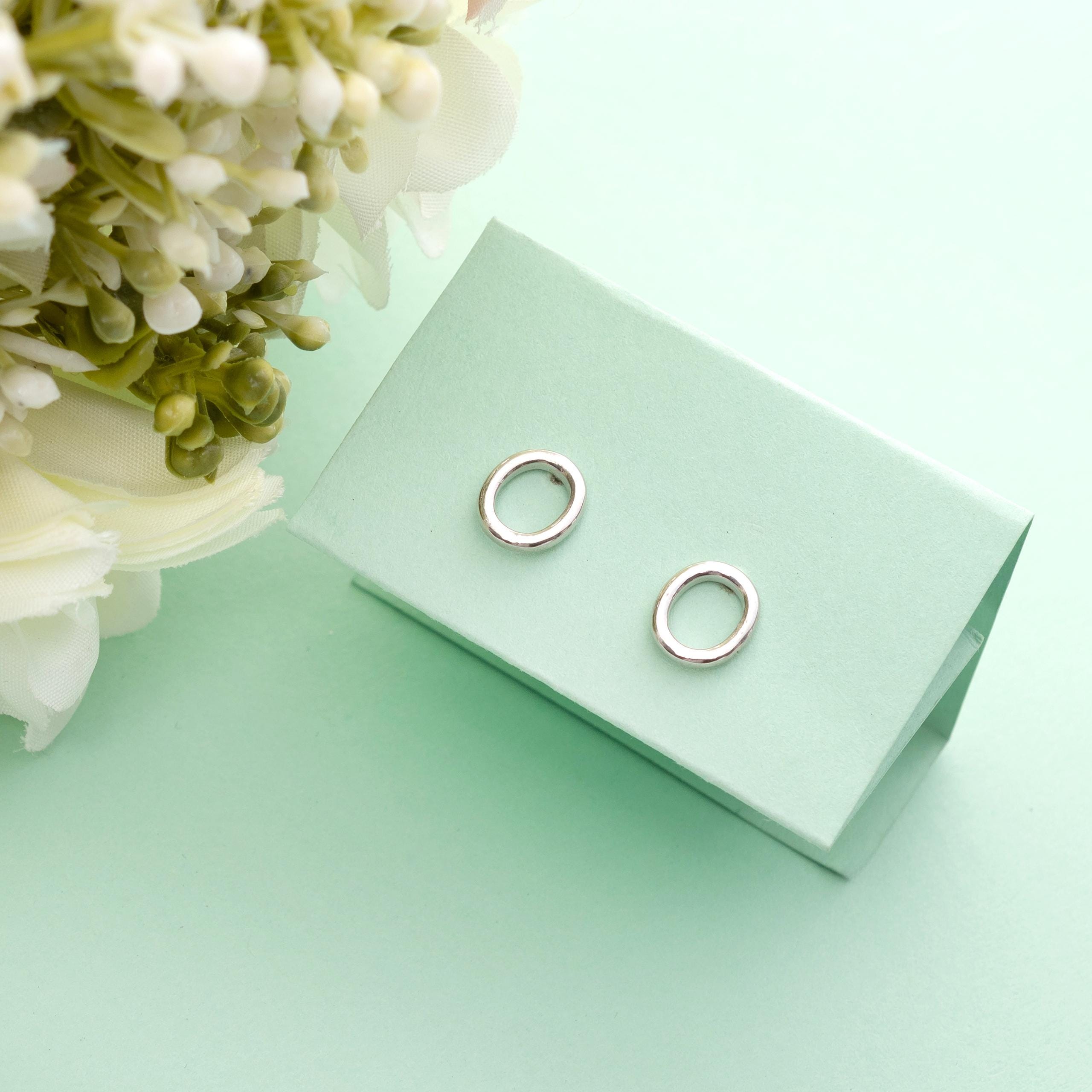 925 Sterling Silver O Stud Earrings Minimalist Letter O Earrings Tiny Alphabet Circle Jewelry Everyday Gift for Her