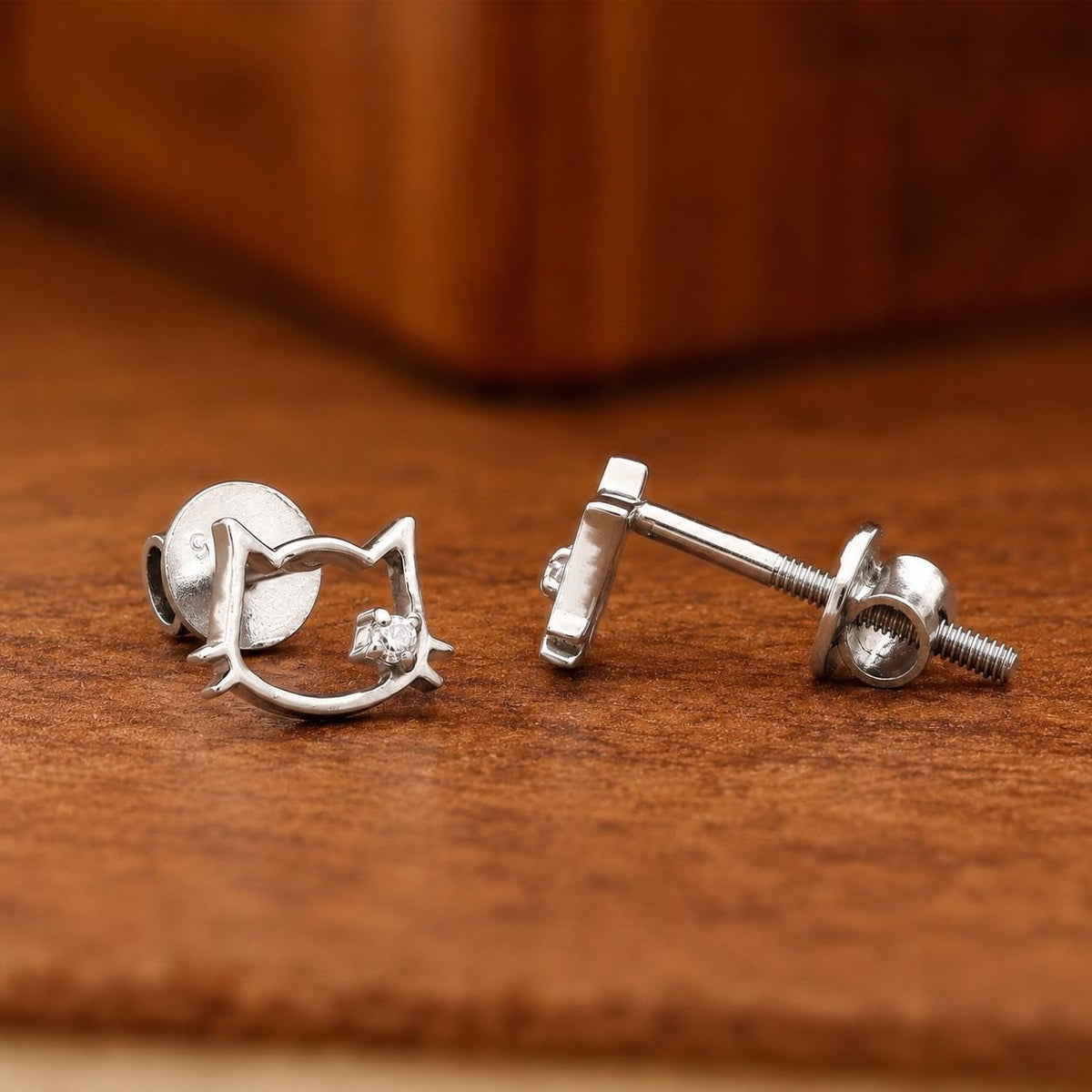 AMONROO® 925 Silver Jewellery for Women - 925 Sterling Silver Cat Face CZ Stud Earrings, Cat Outline Earrings, Kitty Jewellery | 925 Stamp, Warranty & Authenticity Certificate