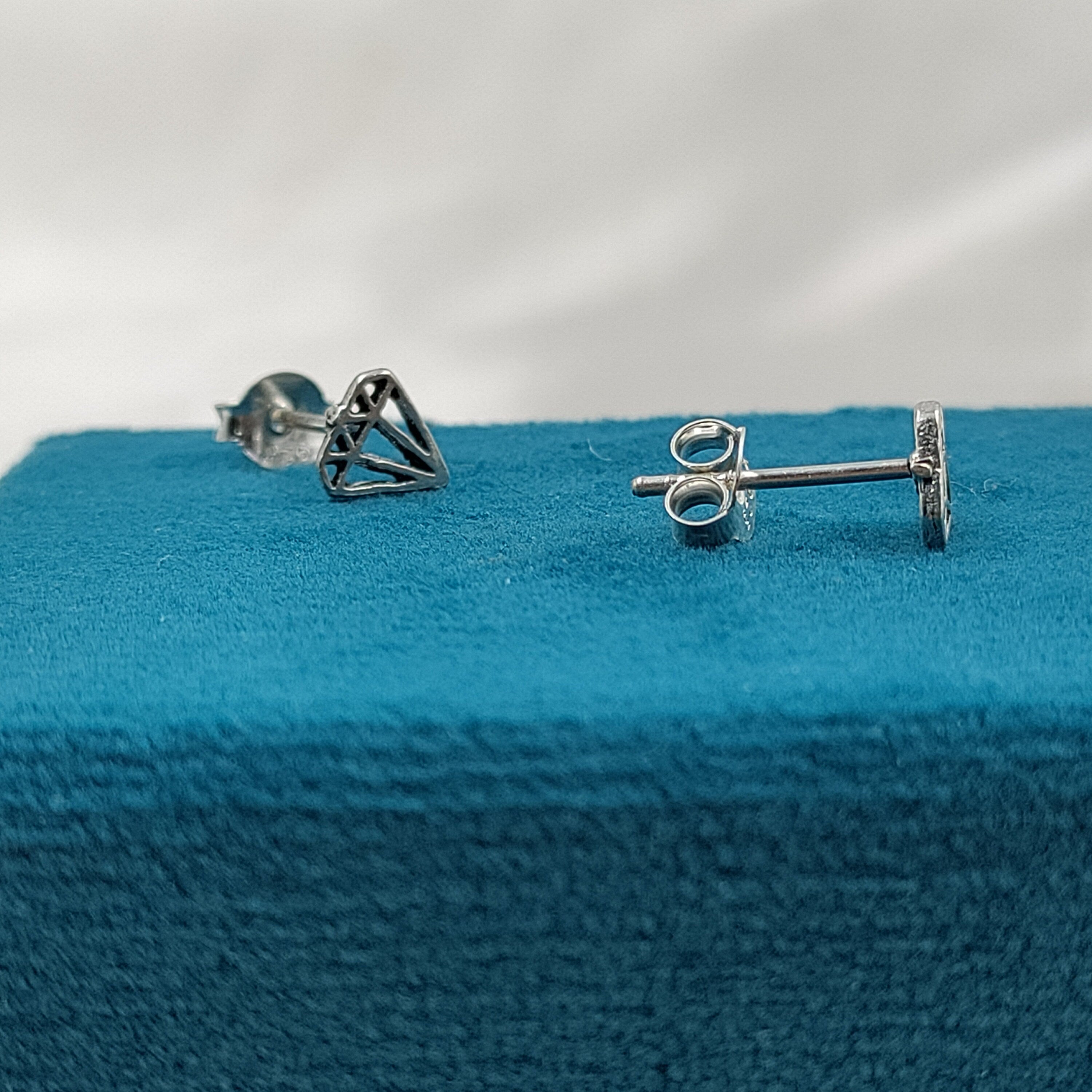 Little Tiny Daimond Shaped Earring Stud Minimalist Handmade Gift Studs with Pushback 925 Sterling Silver Cute Gift