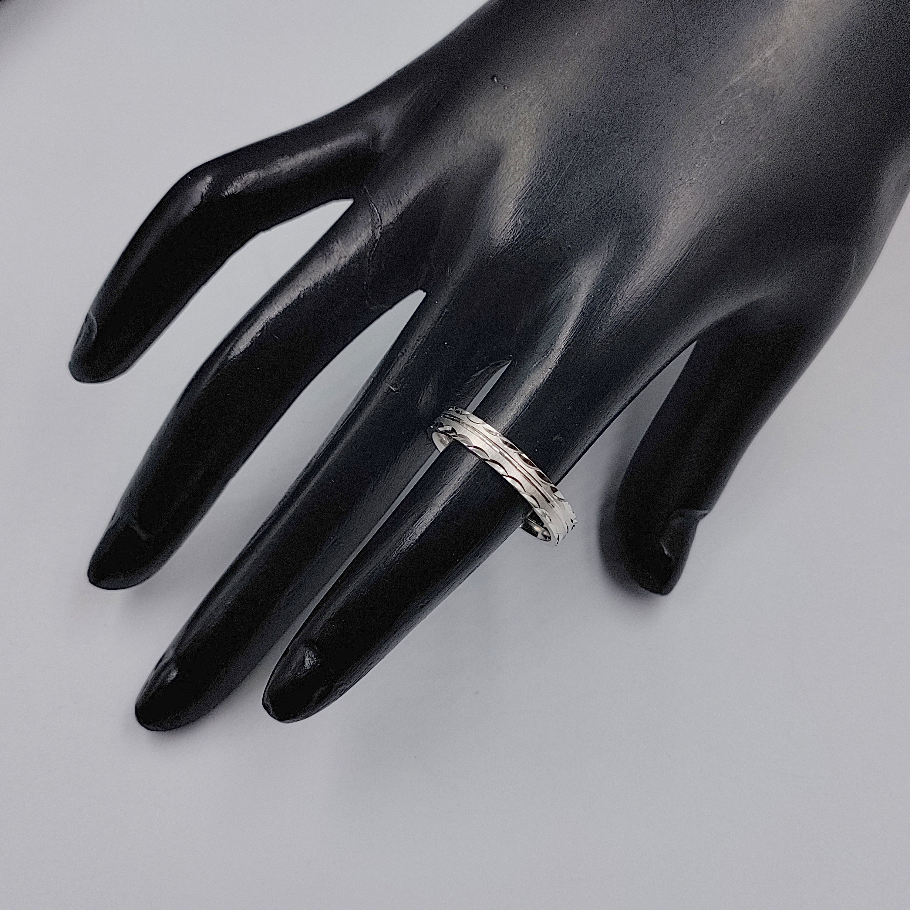 Finger Ring With Horizontal Lines and Curved Cut Design on Boarder Unisex Ring(Size 25)