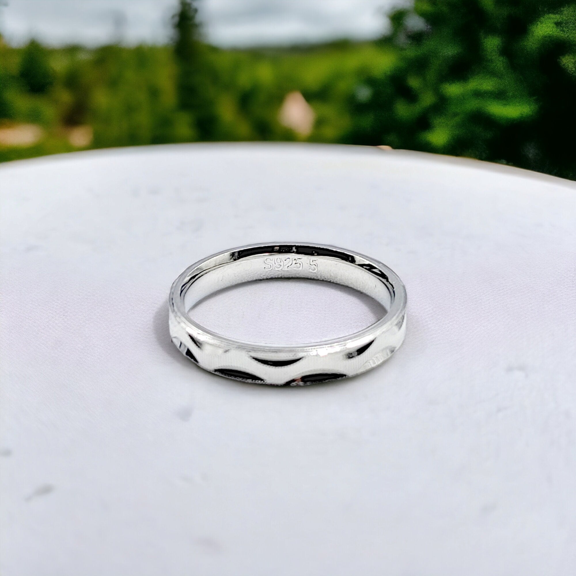 Finger Ring Curved Cut Design on Boarder Minimalist Handmade Ring For Women