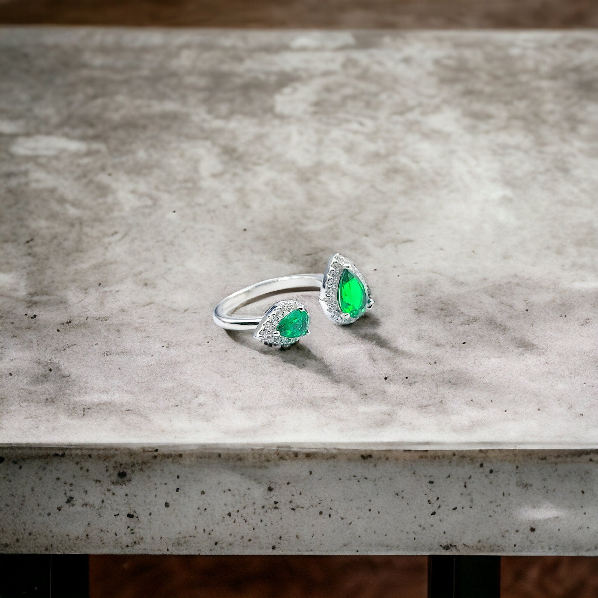 Green Emerald Cubic Zirconia Ring for Women Ring Wedding Engagement Gift(Size Adjustable)