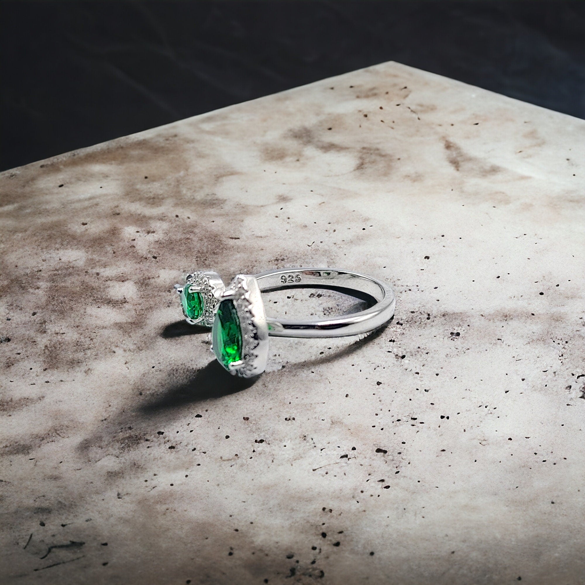 Green Emerald Cubic Zirconia Ring for Women Ring Wedding Engagement Gift(Size Adjustable)