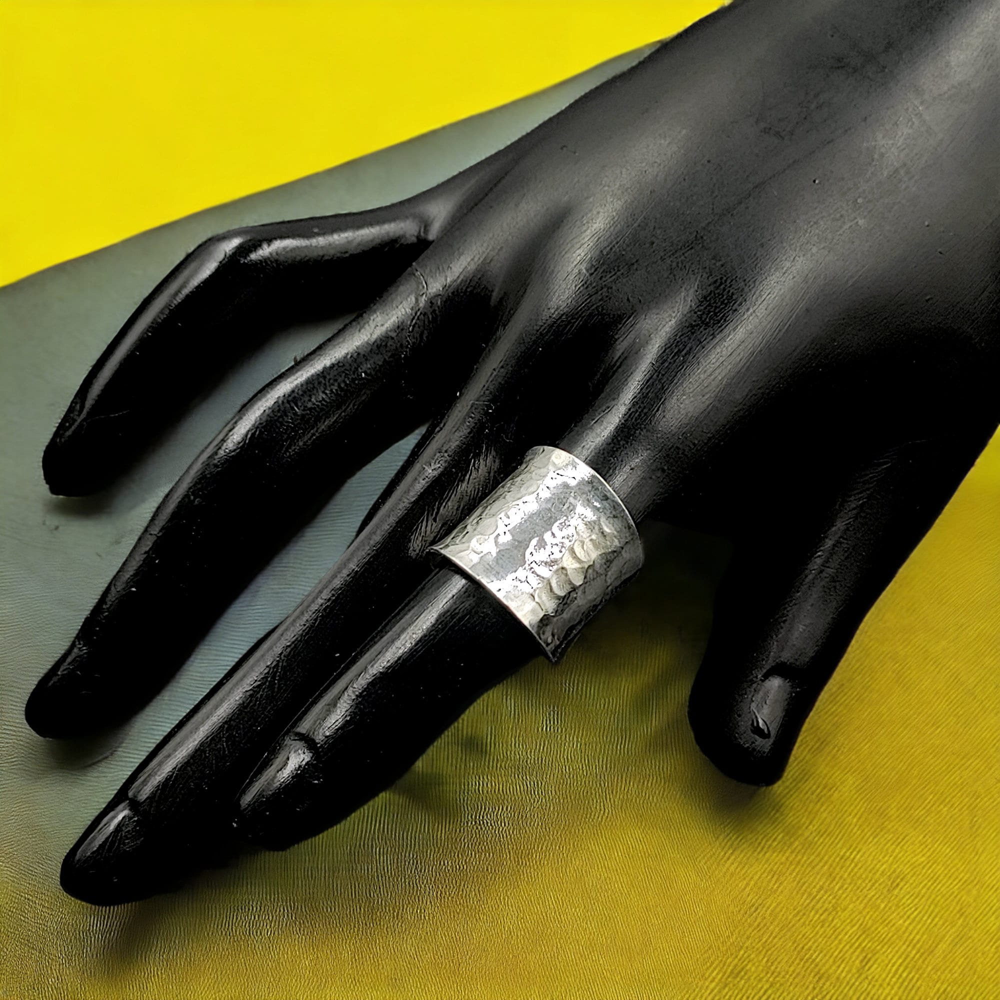 Large Vintage Style Hammered Design High Quality Antique Unisex Ring(Face-22mm)(Size Adjustable)