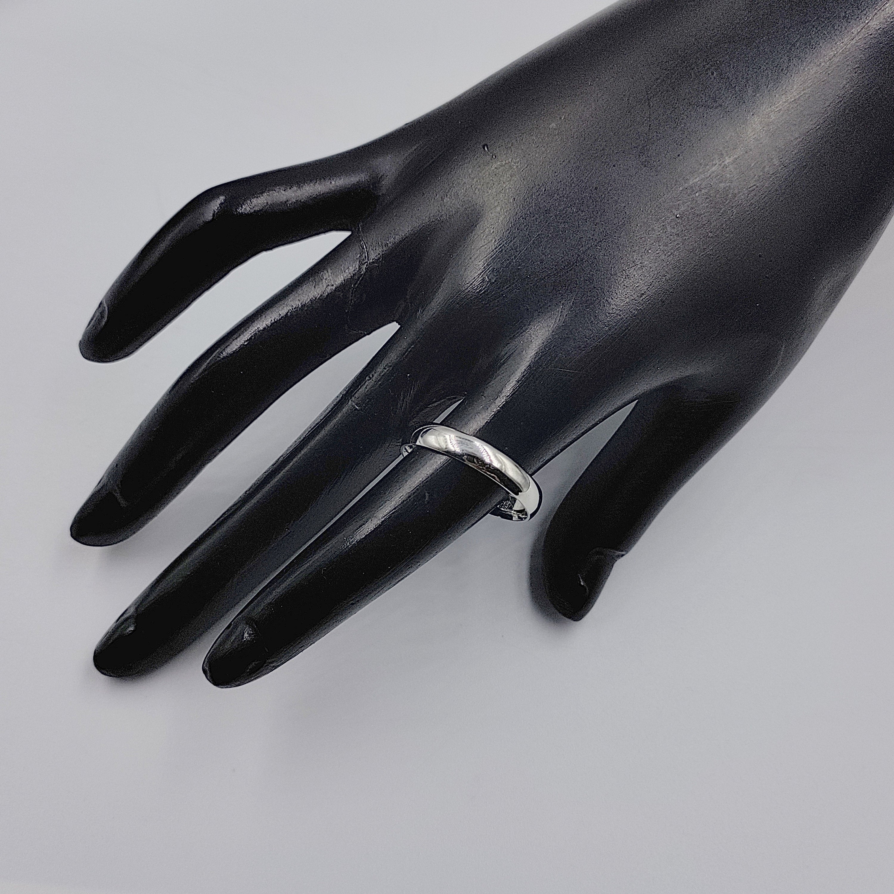 Classic Plain Band Beautifull Unisex Finger Ring Handmade Gift For Women(Size 25)