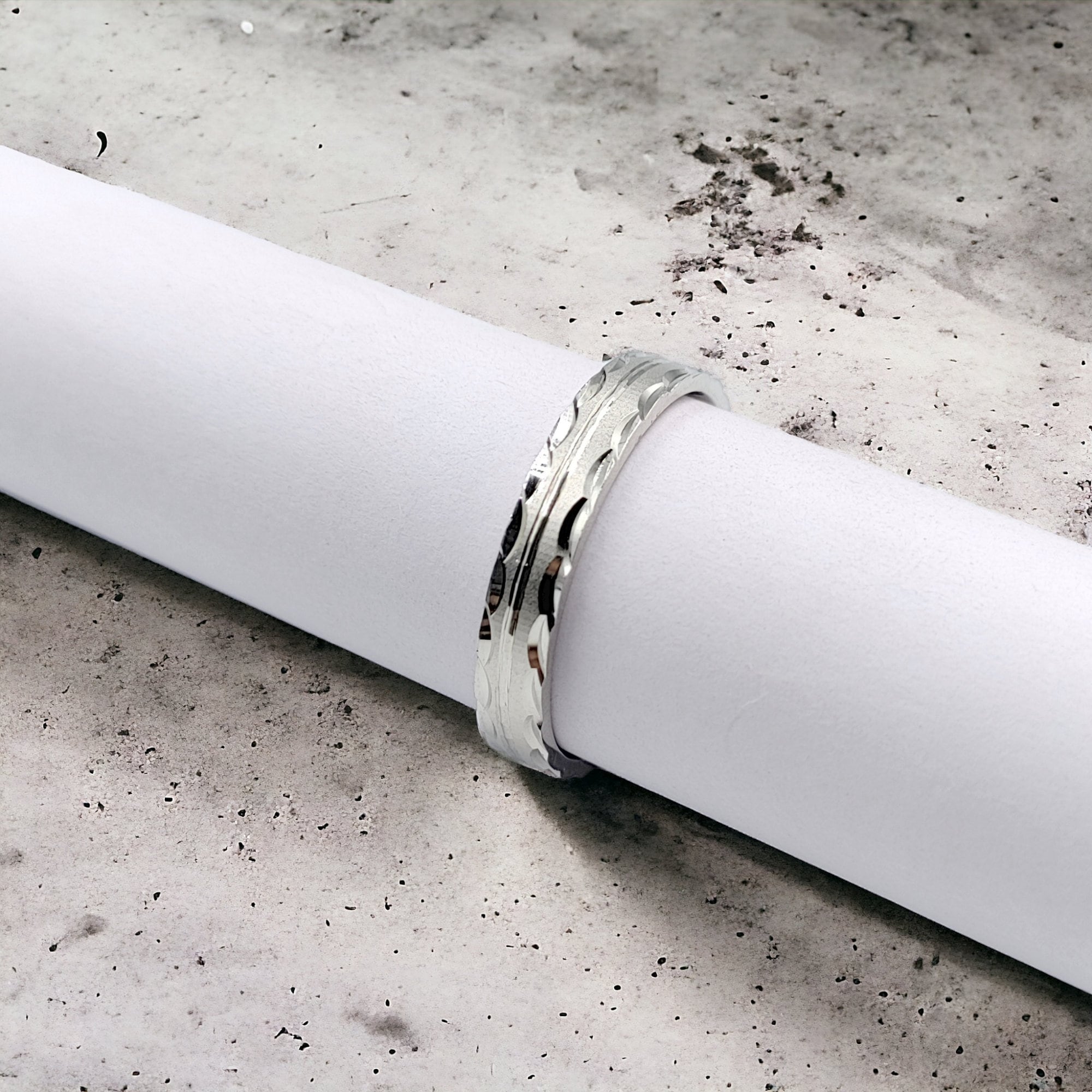 Finger Ring With Horizontal Lines and Curved Cut Design on Boarder Unisex Ring(Size 25)