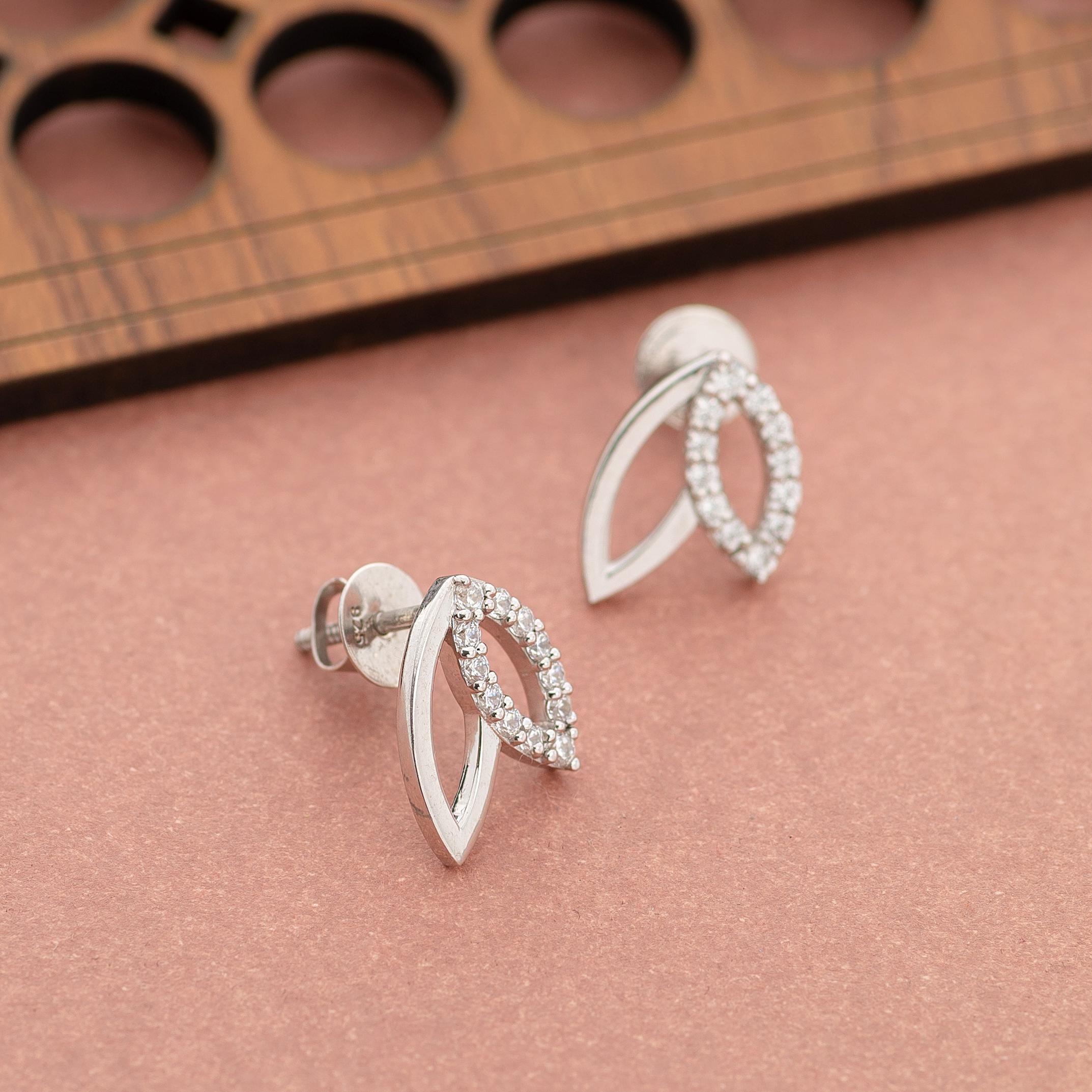 7b37488dae8c47a4d446af68d758a9ef