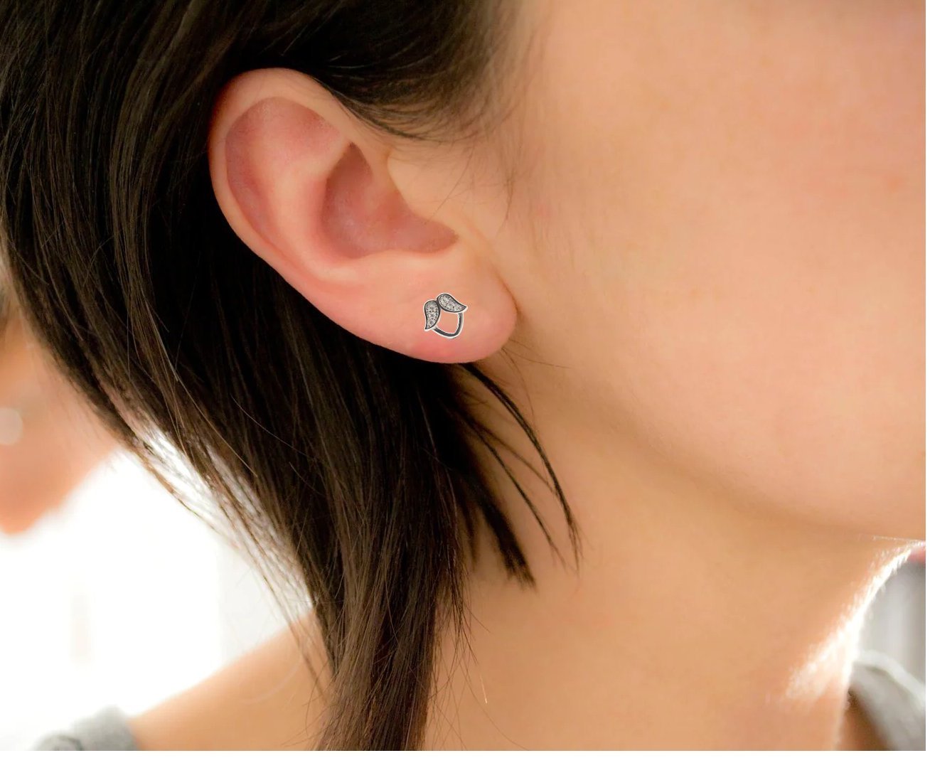 925 Sterling Silver Dainty Beautifull Flower Petal Cubic Zirconia Stud Earrings Minimalist Daimond Handmade Cute Gift Studs with Push back