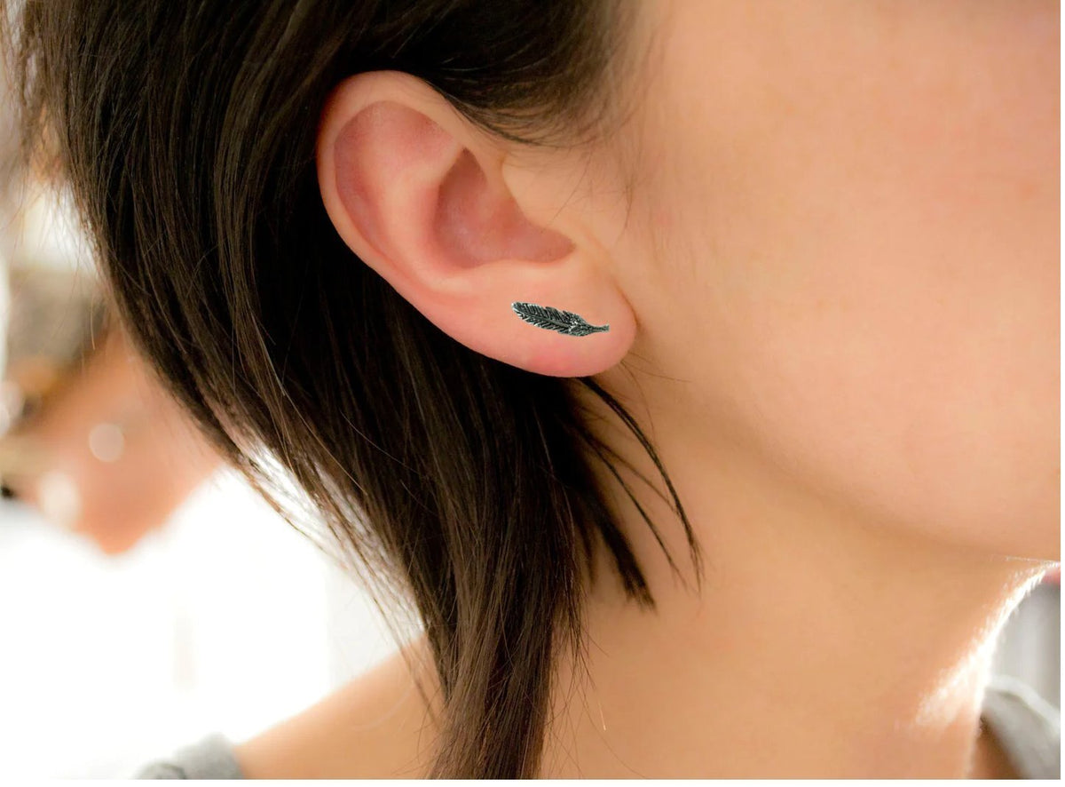 925 Sterling silver Tiny Feather Ear ring Feather Stud Earring Boho Small Earrings Dainty Leaf Stud Minimalist Handmade Gift Stud Pushback