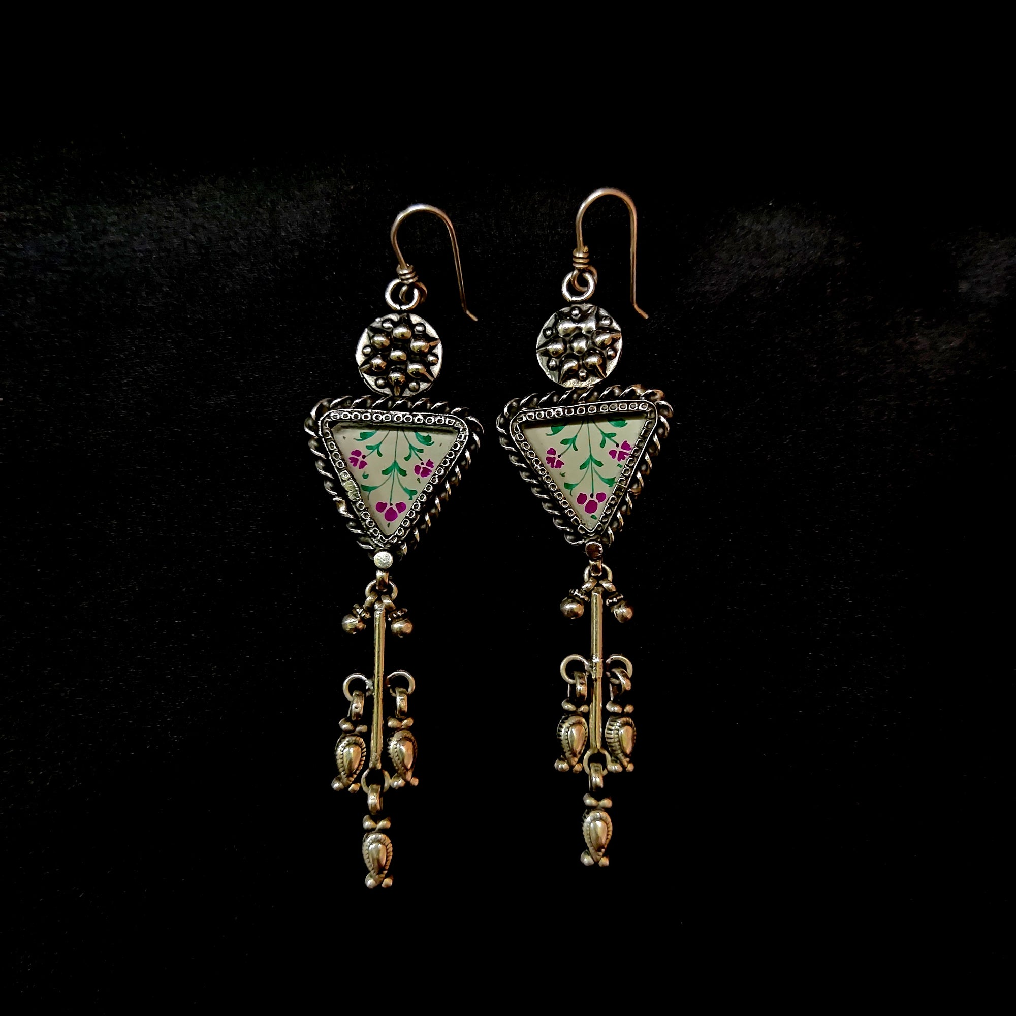 Art Deco Style Triangle Floral Print In Solid 925 Silver Earring