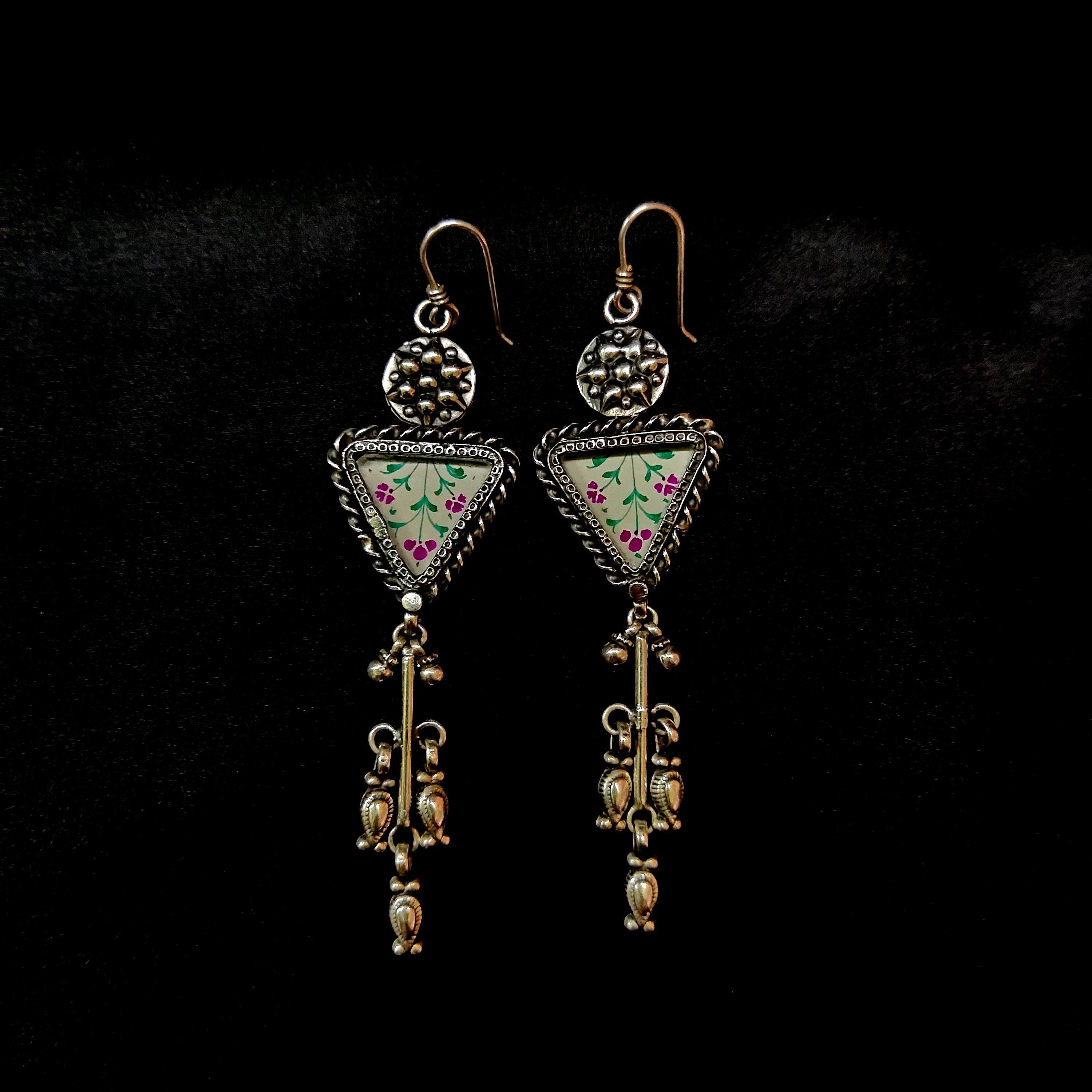 Art Deco Style Triangle Floral Print In Solid 925 Silver Earring