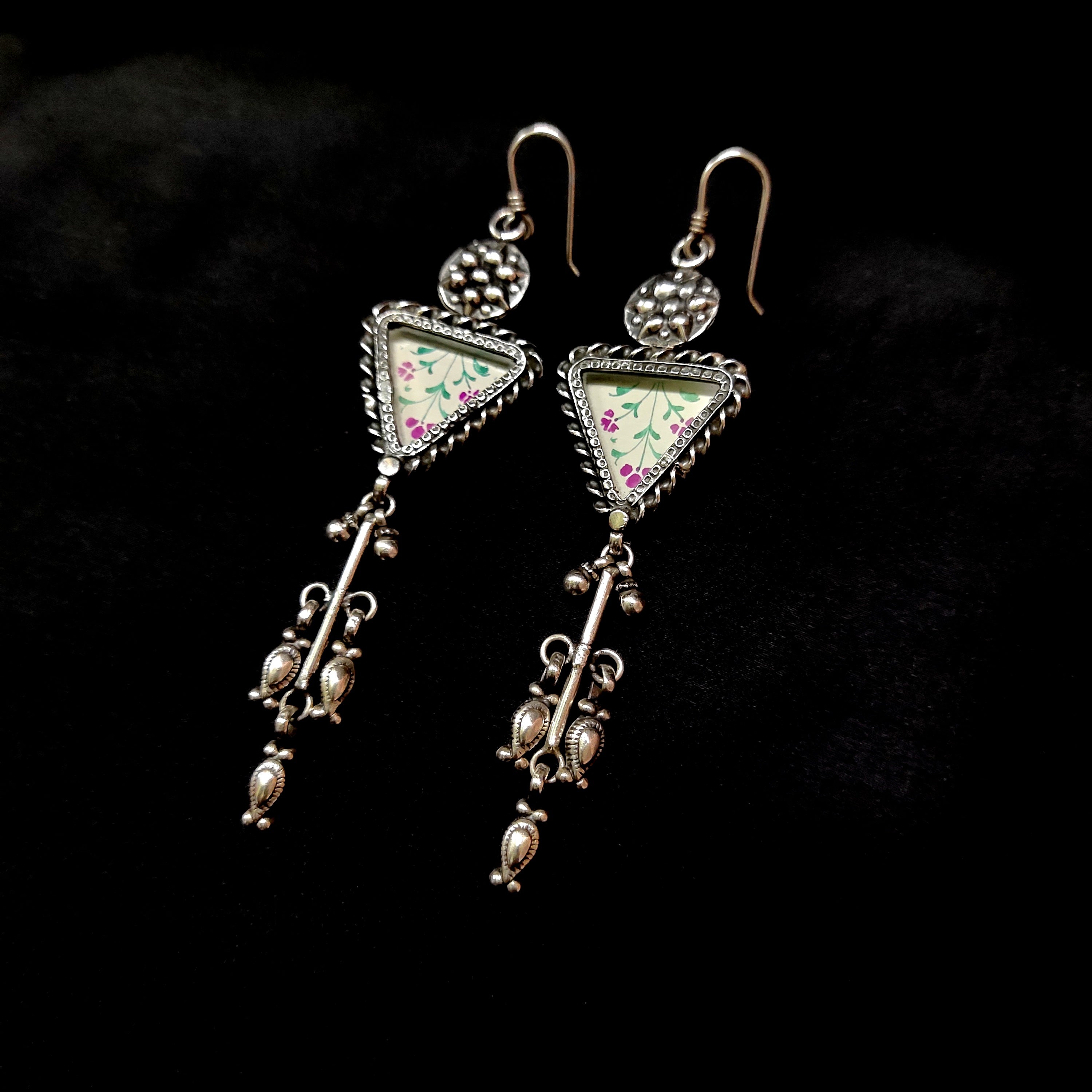 Art Deco Style Triangle Floral Print In Solid 925 Silver Earring