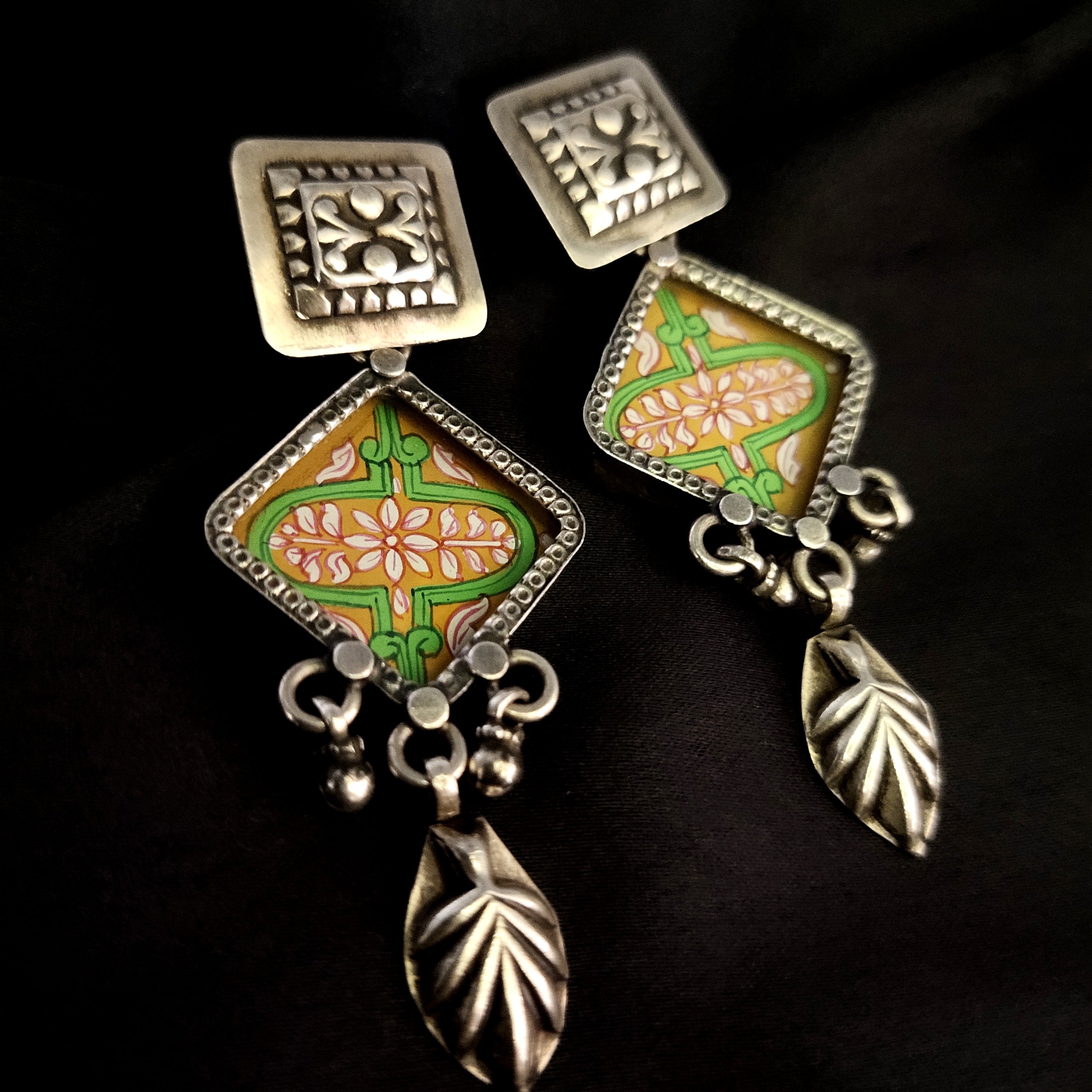 Old Vintage Style Floral Print Leaf Dangle In Solid 925 Silver Earring