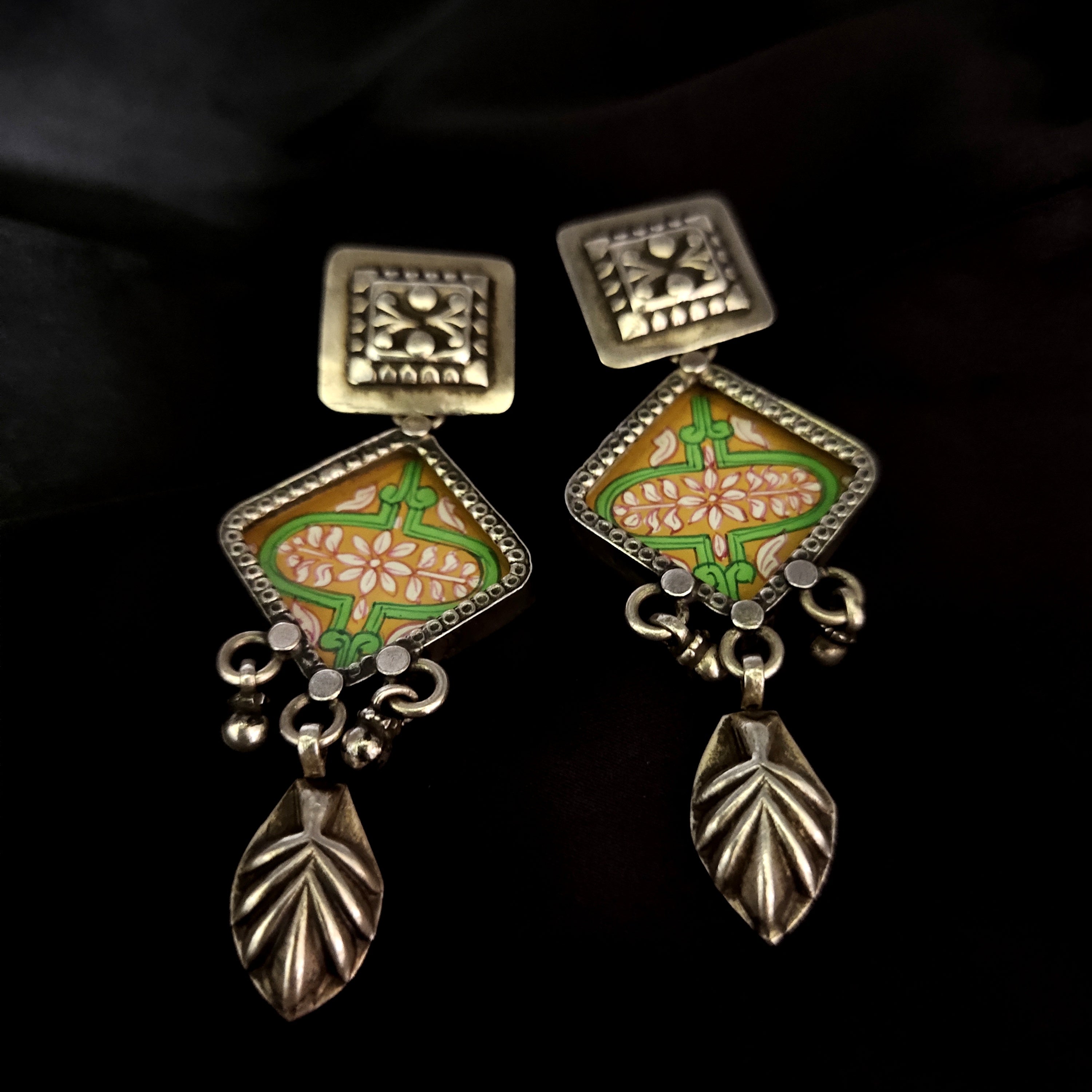 Old Vintage Style Floral Print Leaf Dangle In Solid 925 Silver Earring