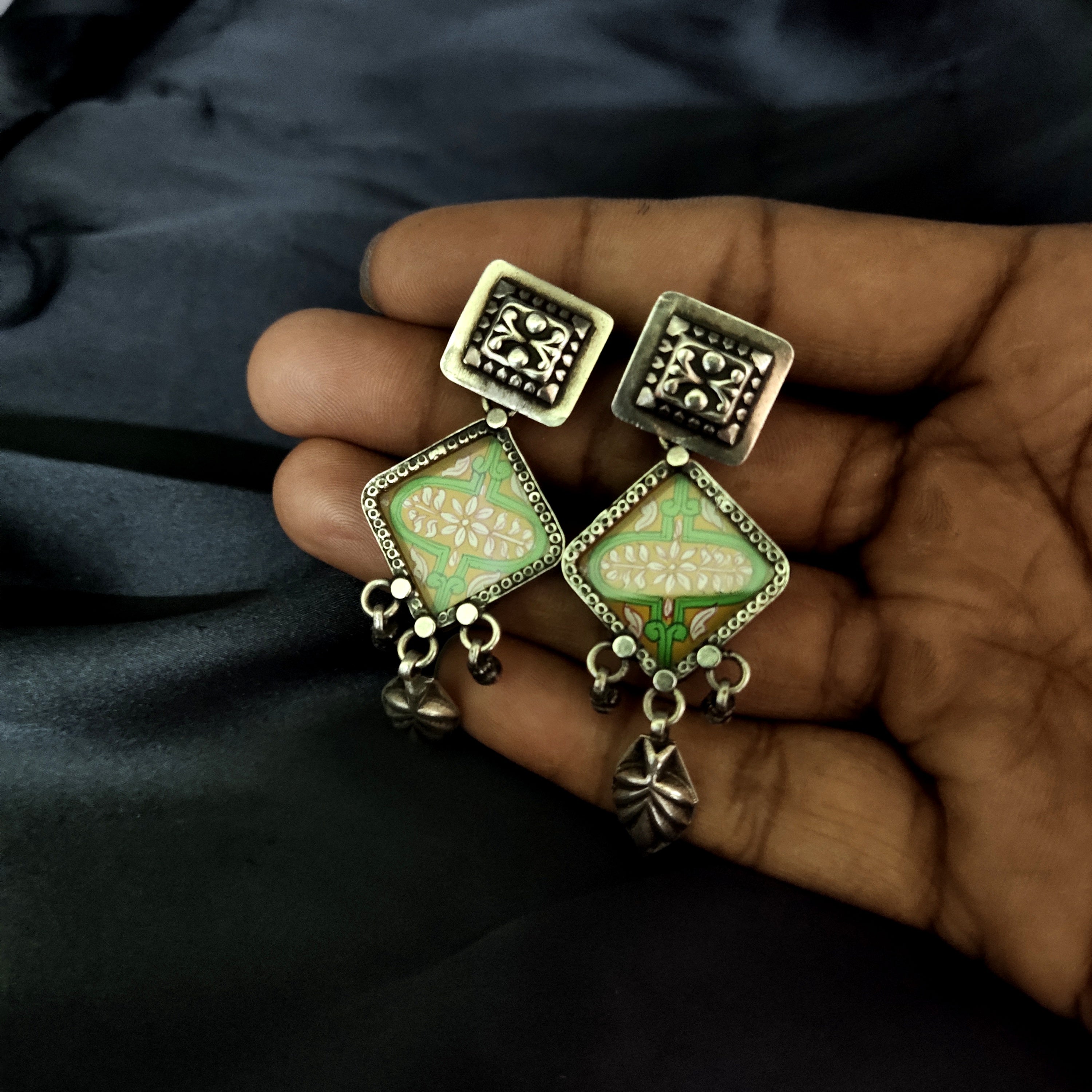 Old Vintage Style Floral Print Leaf Dangle In Solid 925 Silver Earring