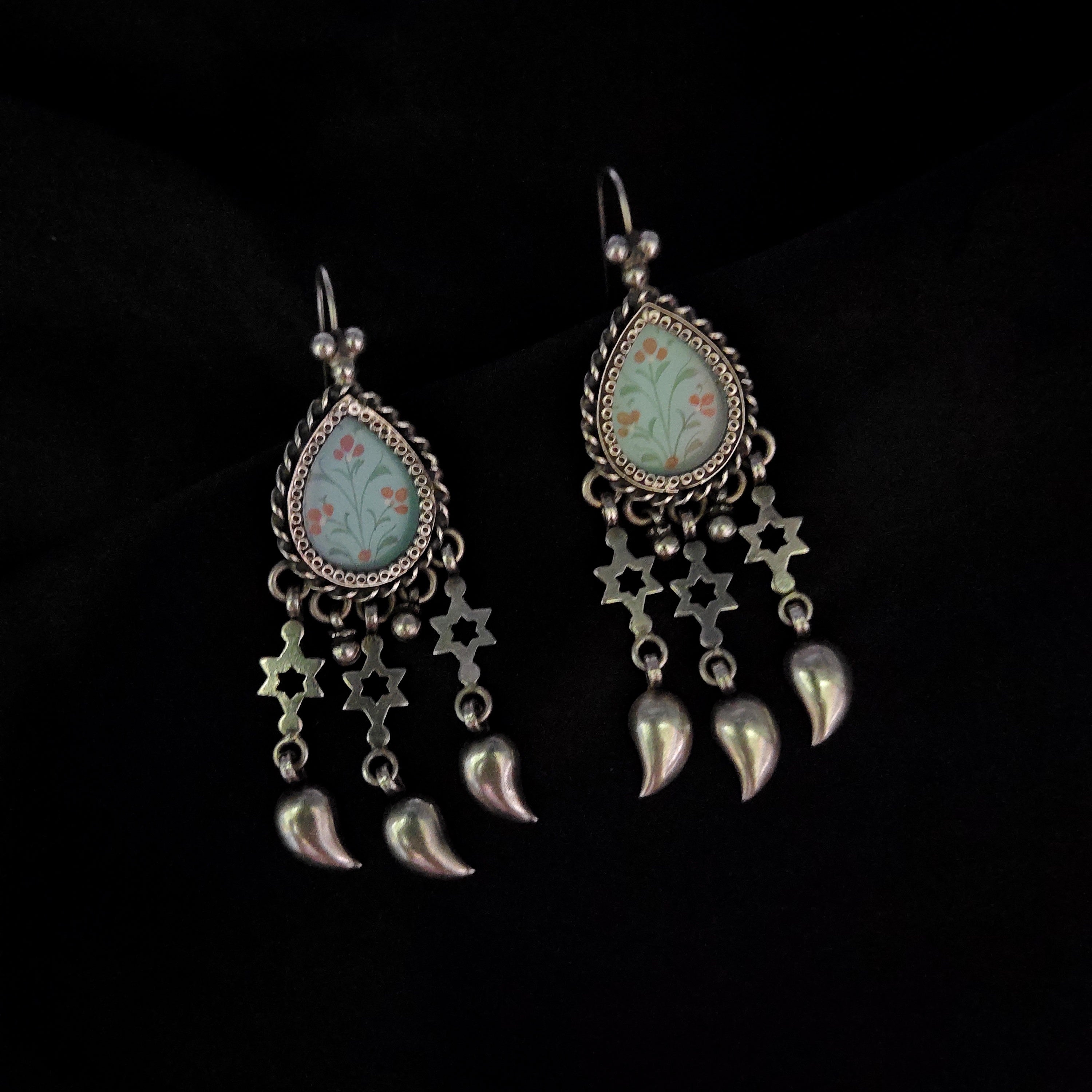 Beautiful Floral Print In Pear Shape With Star Dangle Solid 925 Silver Earring