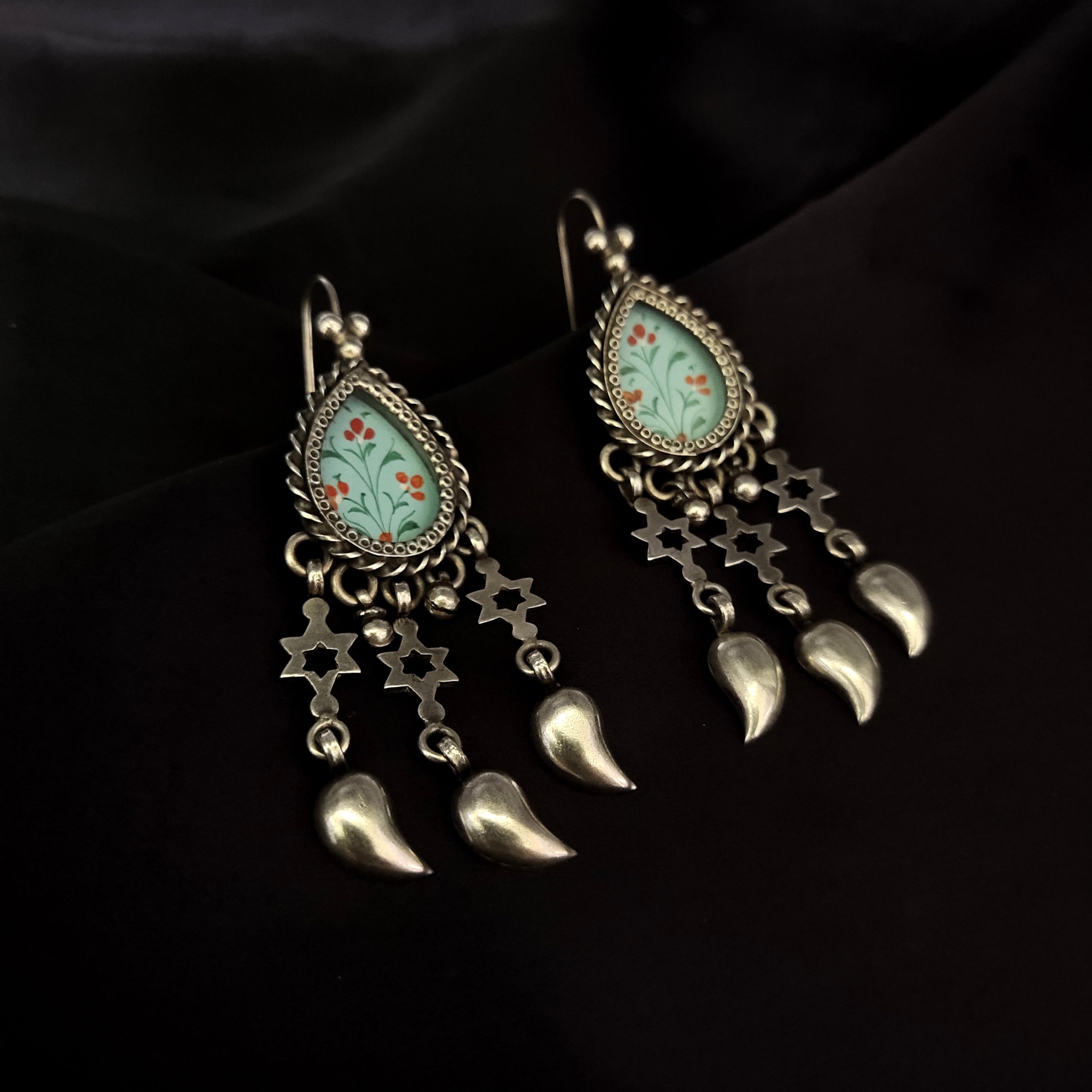 Beautiful Floral Print In Pear Shape With Star Dangle Solid 925 Silver Earring