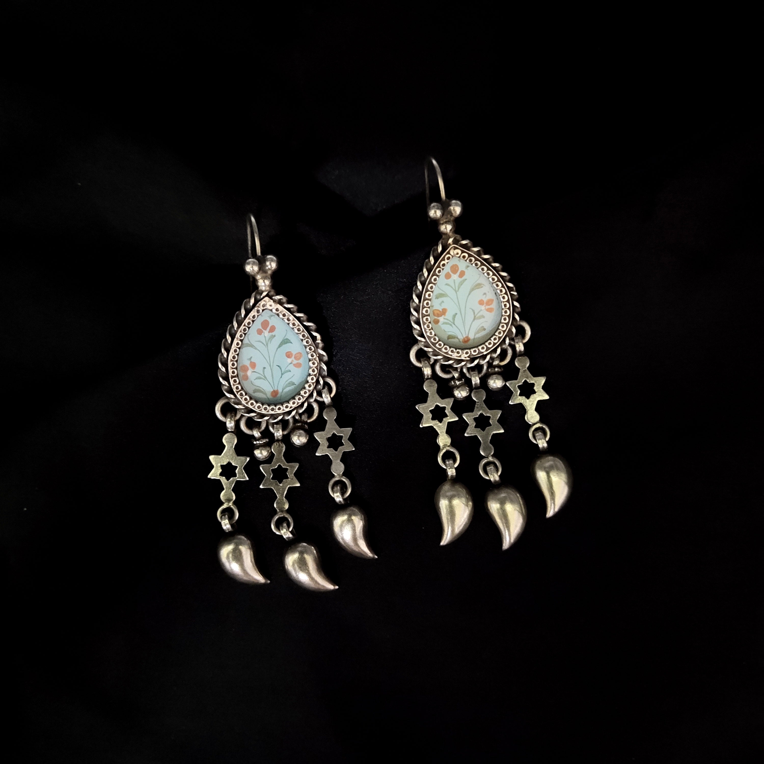 Beautiful Floral Print In Pear Shape With Star Dangle Solid 925 Silver Earring