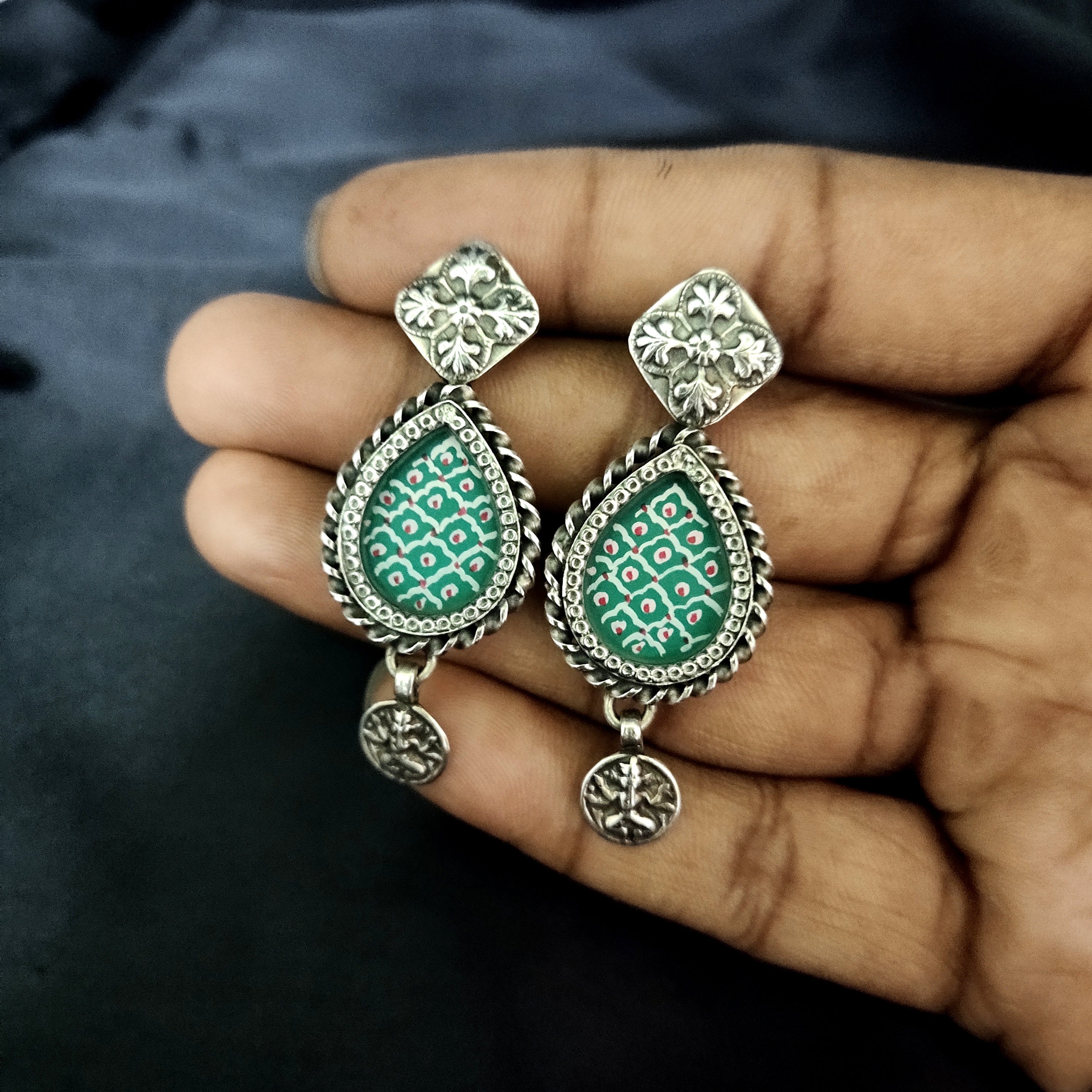 Vintage Filigree Design Green Pear Shape Solid 925 Silver Earring