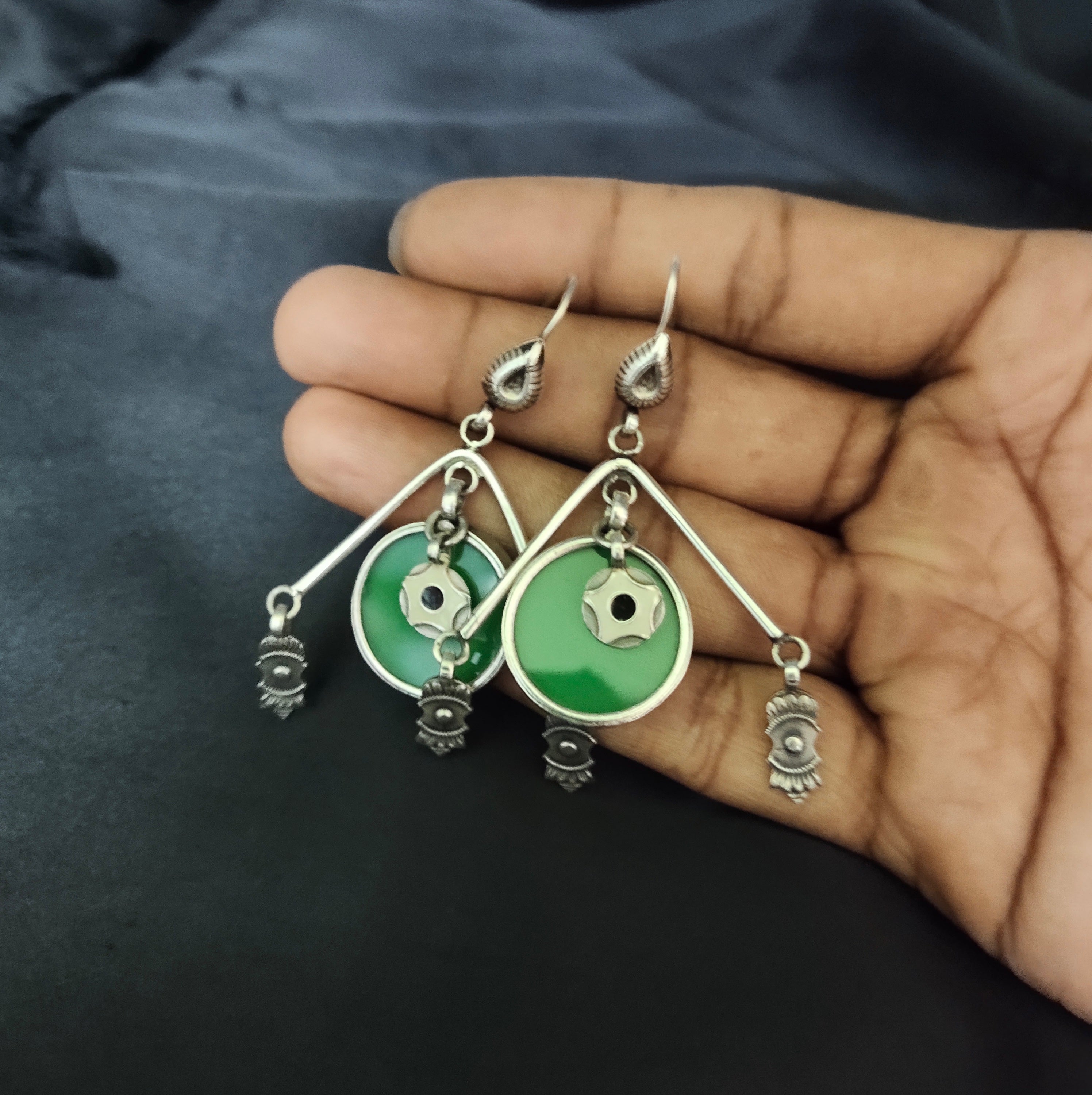 Antique V Shape With Green Circle Classt Hook Earring In Solid 925 Silver