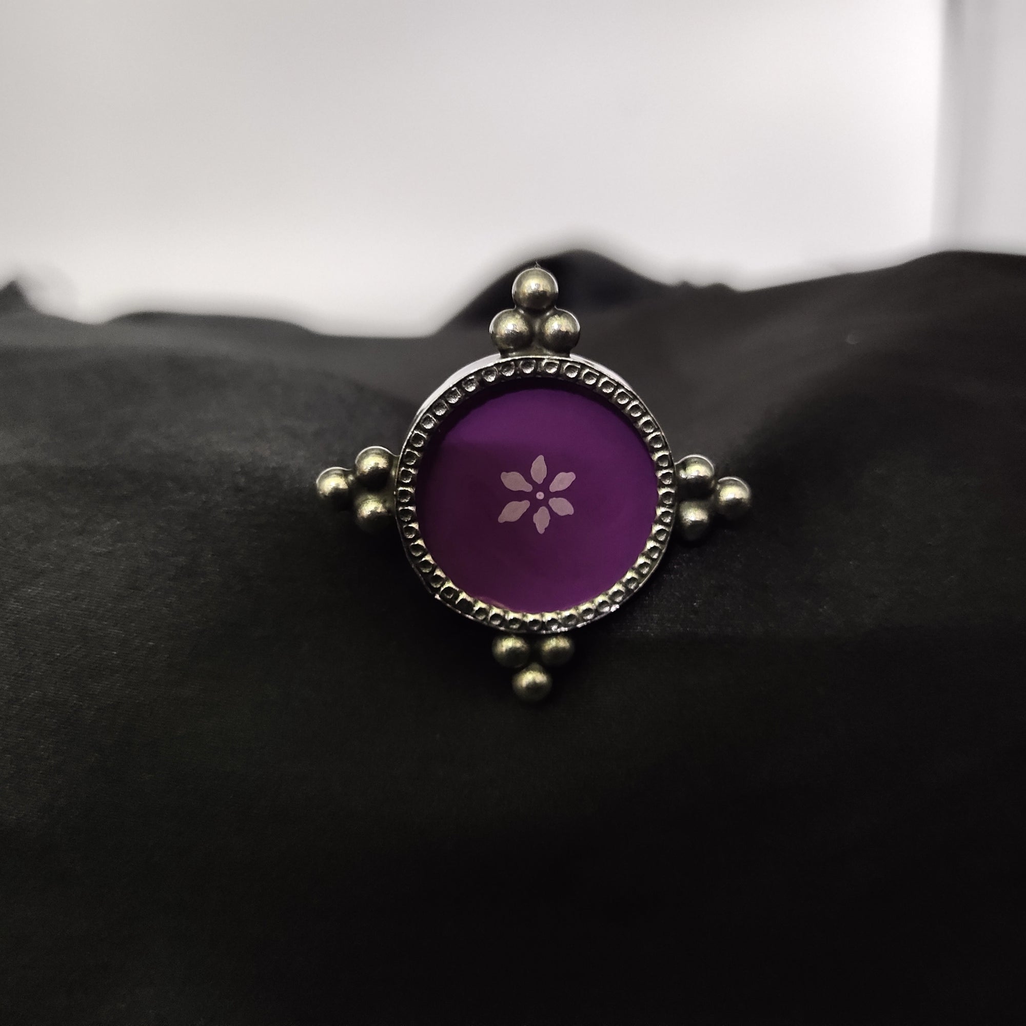 Antique Circle With Purple & White Flower Print Solid 925 Silver Adjustable Ring